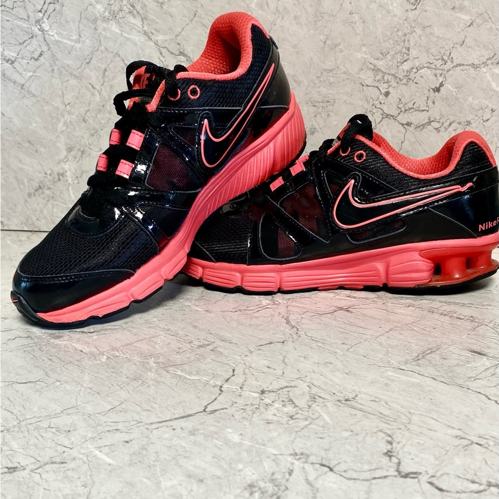 Women’s Nike Shoes six 9.5